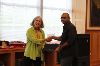 Grad student Madhur Mangalam receives an award